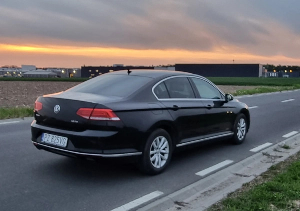 Volkswagen Passat cena 52000 przebieg: 198000, rok produkcji 2016 z Radom małe 37